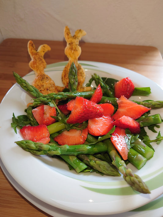 Spargelsalat mit Erdbeeren und Erdbeer- Balsam Dressing für Ostern